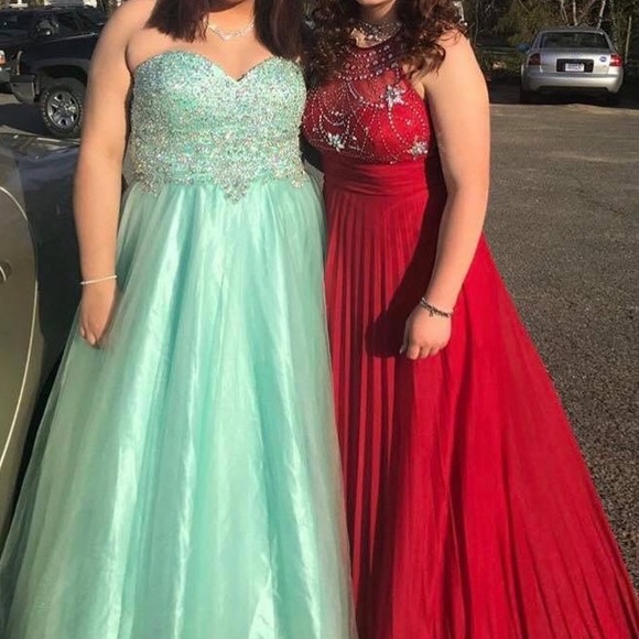 B. Darlin long red prom dress - Picture 6 of 6